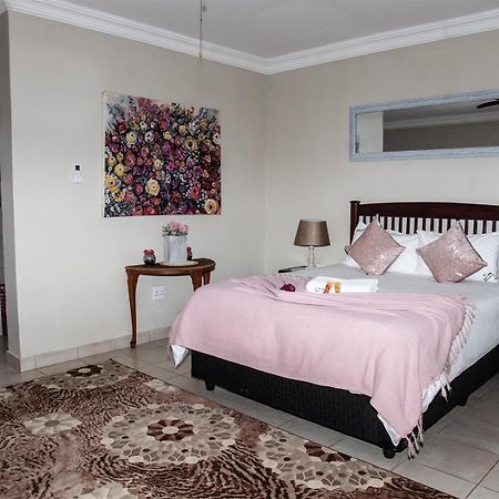 Dei Gratia Guest House Musina Bagian luar foto